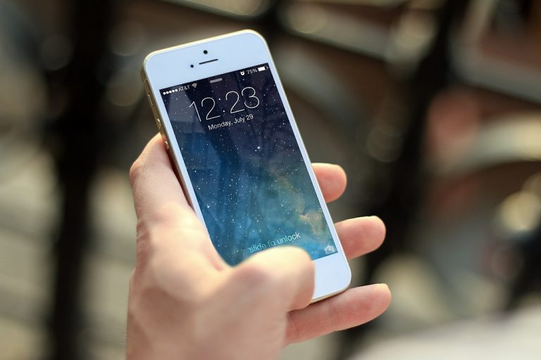 Have an iPhone? You May Be Eligible for this $25 Legal Claim