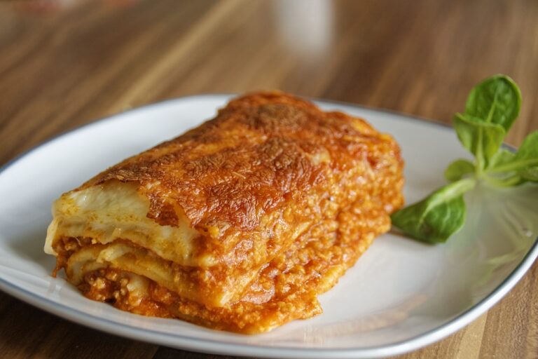“Lasagna Love” Is Helping Those In Need